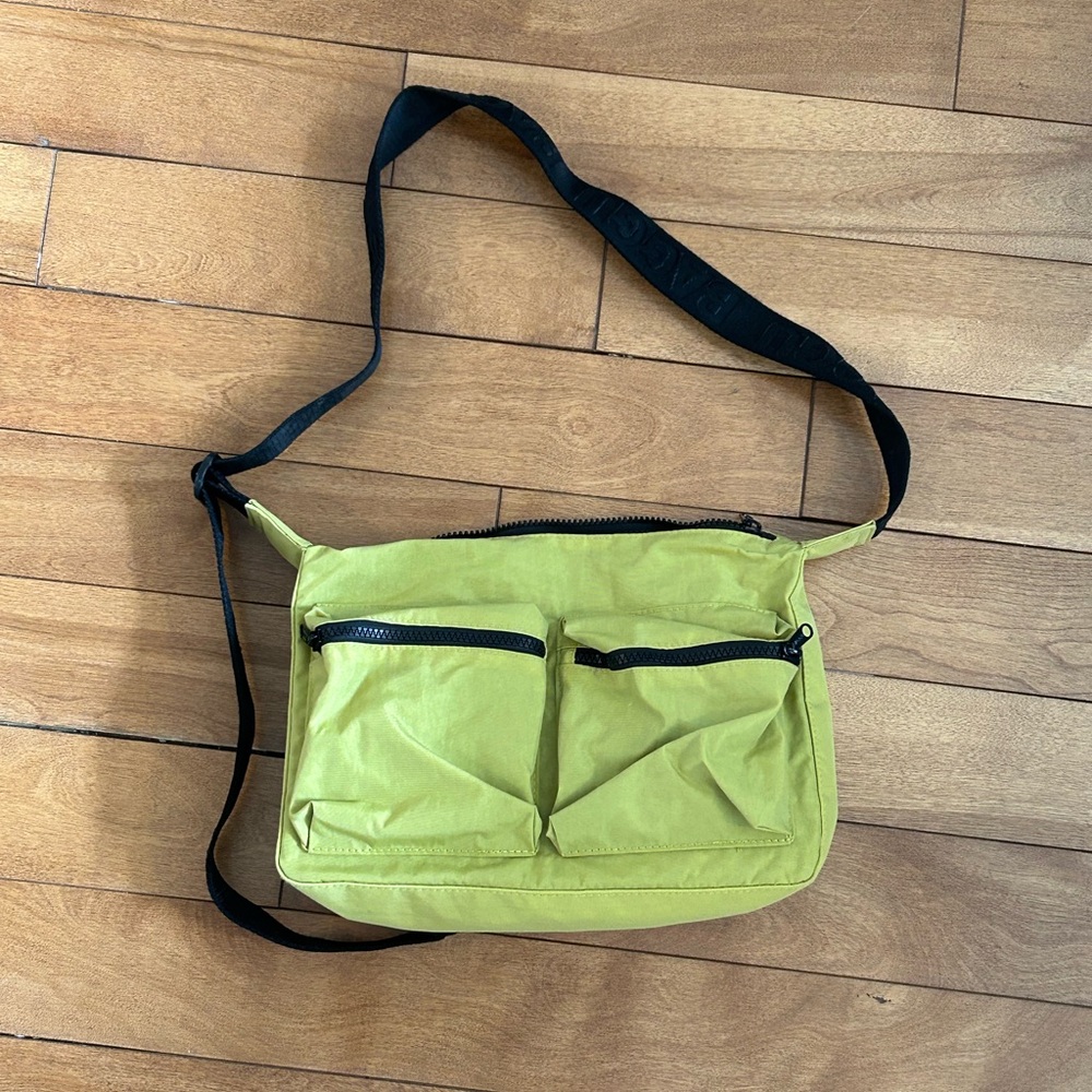 Baggu medium cargo crossbody lemongrass